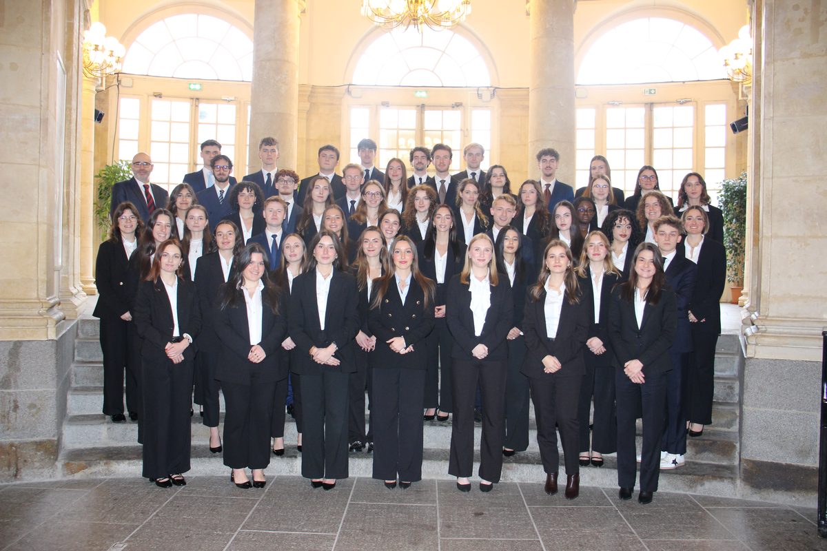 L'ensemble des étudiants de l'association DJCE de Rennes